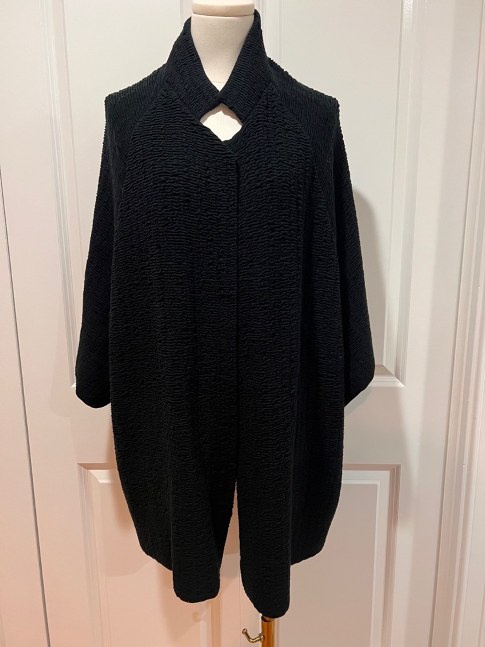 Elegant Eileen Fisher silk blend knit jacket